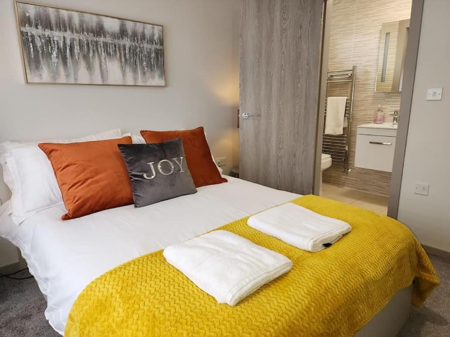 Horizon House, Modern 2-Bedroom Flat 2, Parking, Netflix, Oxford Bagian luar foto